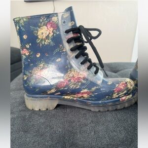 Cape Robbin boots plastic size 40